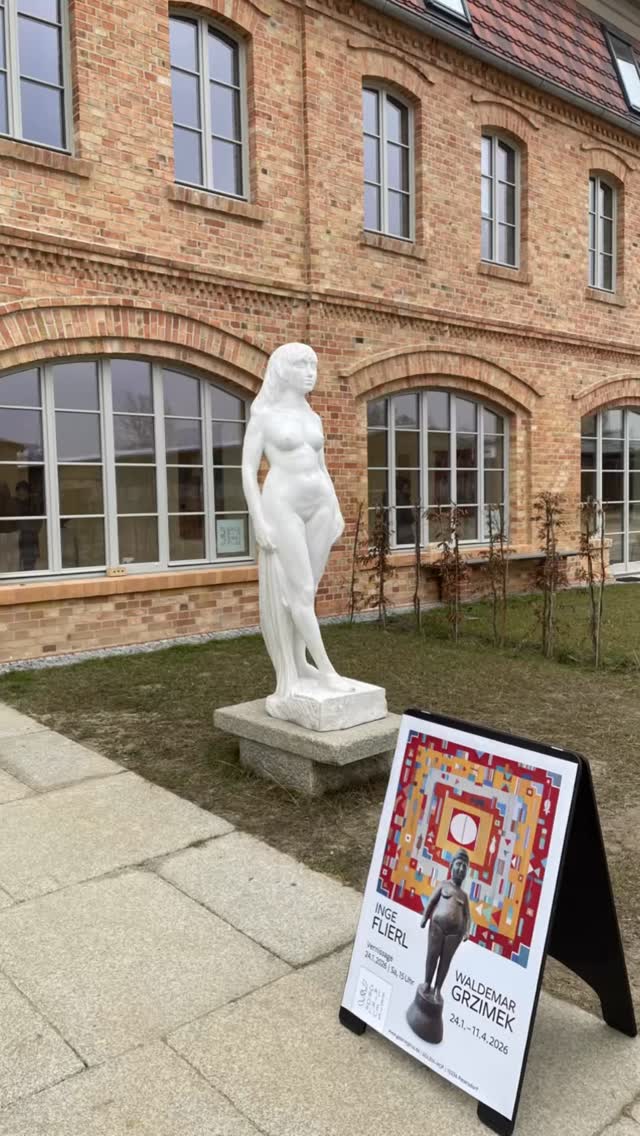 Ausstellungseröffnung #galerie3plus
Teppiche & Plastiken
#ingeflierl & #waldemargrzimek
📌Mo-Fr 10-16 .30 Uhr
Jeden 2. +4.Samstag im Monat-
📌nä.Samstagsöffnung 14.2.- ab 10 Uhr
#kunst #golemhof